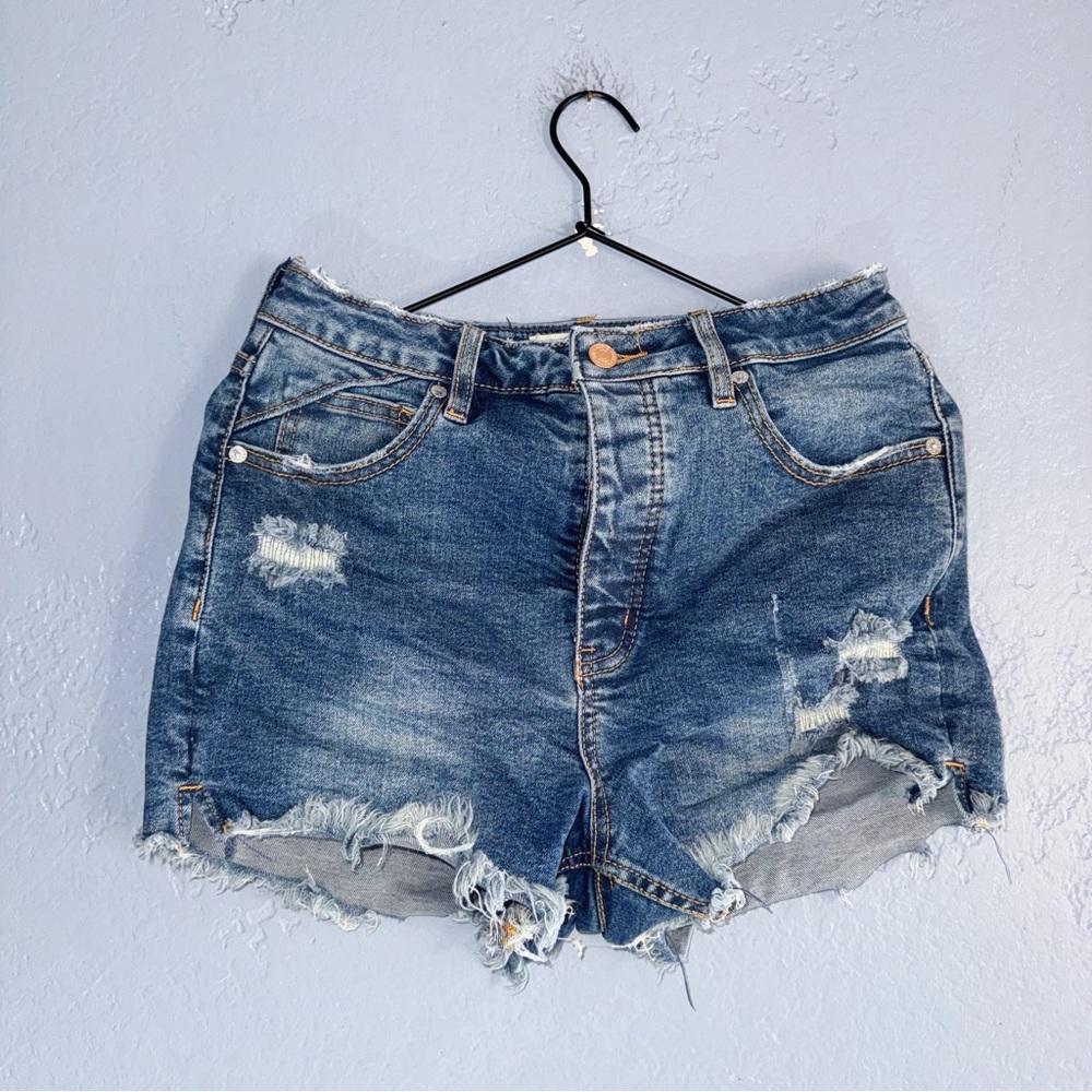 We the Free Curvy Distress Jean Shorts Size 28
